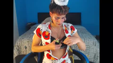 Snapshot of machissex chatting on 10-29-25, 01:35 machissex online show from 10-29-25, 01:35