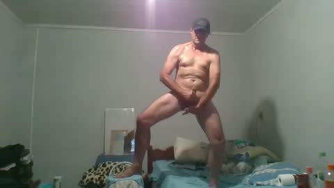 Snapshot of machoalex chatting on 12-28-24, 11:09 MACHOLIVRE online show from 12-28-24, 11:09