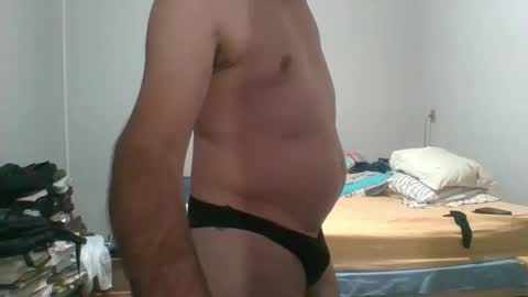 Snapshot of machoalex chatting on 01-07-25, 03:57 MACHOLIVRE online show from 01-07-25, 03:57