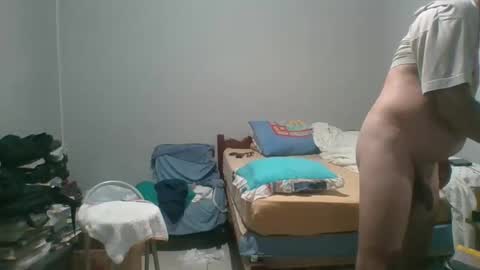 Snapshot of machoalex chatting on 01-09-25, 09:27 MACHOLIVRE online show from 01-09-25, 09:27