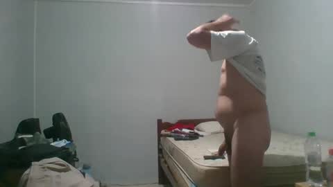 Snapshot of machoalex chatting on 02-16-25, 02:42 MACHOLIVRE online show from 02-16-25, 02:42