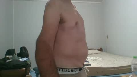 Snapshot of machoalex chatting on 02-17-25, 02:42 MACHOLIVRE online show from 02-17-25, 02:42