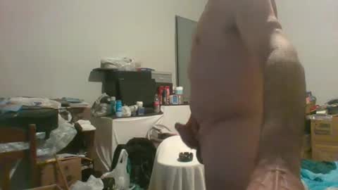 Snapshot of machoalex chatting on 09-14-25, 06:56 MACHOLIVRE online show from 09-14-25, 06:56