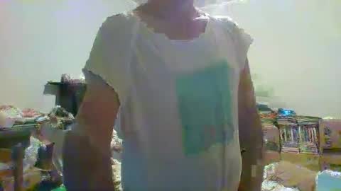 Snapshot of machoalex chatting on 10-05-25, 03:38 MACHOLIVRE online show from 10-05-25, 03:38