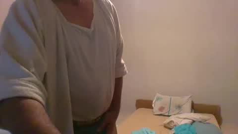 Snapshot of machoalex chatting on 11-24-25, 06:35 MACHOLIVRE online show from 11-24-25, 06:35