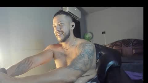 Snapshot of machohandsome chatting on 02-23-25, 09:00 Javier papichulo master how do you want online show from 02-23-25, 09:00