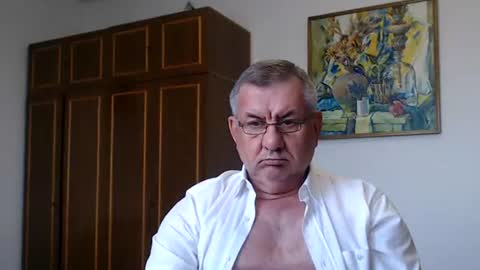 Snapshot of machomale3 chatting on 07-10-26, 02:52 Macho online show from 07-10-26, 02:52