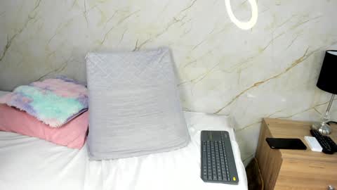 Snapshot of mackenize chatting on 12-01-24, 04:29 Carolina online show from 12-01-24, 04:29