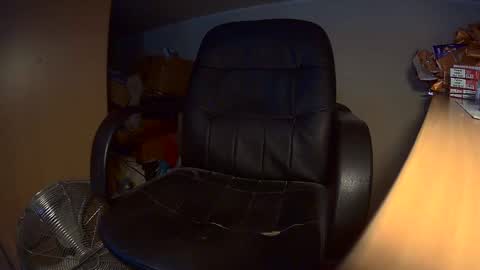 Snapshot of mackenss20 chatting on 02-11-25, 02:46 Makan online show from 02-11-25, 02:46