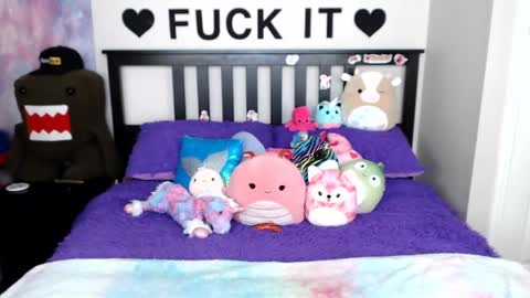 Mackenzie Wolfe online show from 03-08-25, 07:49