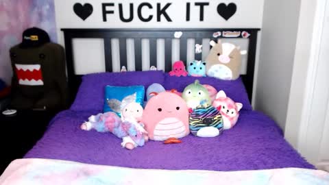 Snapshot of mackenziewolfe chatting on 12-03-25, 04:20 Mackenzie Wolfe online show from 12-03-25, 04:20