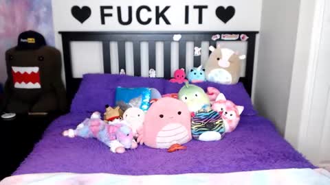 Snapshot of mackenziewolfe chatting on 01-11-26, 05:56 Mackenzie Wolfe online show from 01-11-26, 05:56