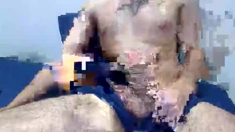 Snapshot of macking33 chatting on 10-12-25, 05:45 Mac online show from 10-12-25, 05:45