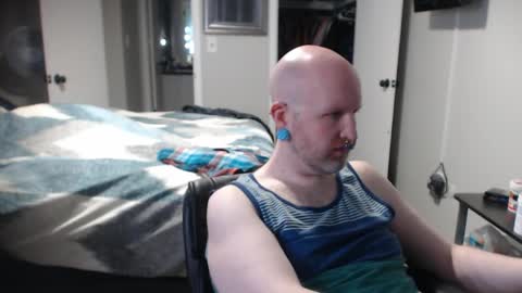 Snapshot of mackson_pierce chatting on 05-14-26, 11:33 Mackson Pierce online show from 05-14-26, 11:33