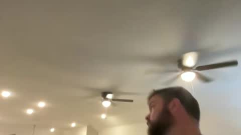 Snapshot of macrackin33 chatting on 11-18-25, 12:38 macrackin33 online show from 11-18-25, 12:38