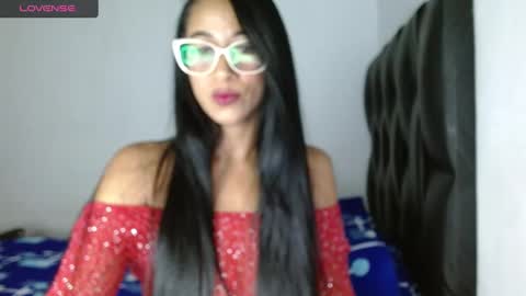 Snapshot of madam_klauss chatting on 01-26-25, 10:02 EMILY online show from 01-26-25, 10:02