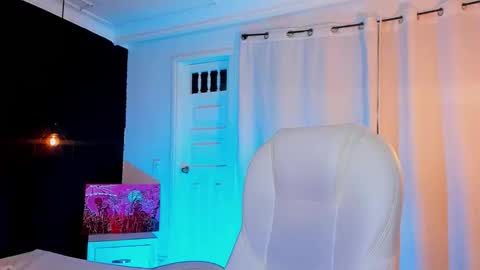 Snapshot of madame_lilith chatting on 10-12-25, 11:31 madame lilith online show from 10-12-25, 11:31