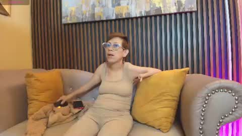 Snapshot of madame_mature1 chatting on 07-18-26, 12:09 Madame online show from 07-18-26, 12:09