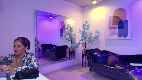 Snapshot of madame_scarllet chatting on 02-07-26, 11:25 Madame Scarllet online show from 02-07-26, 11:25