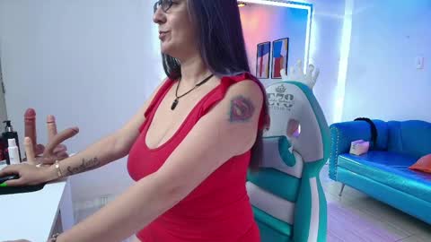 Snapshot of madame_scarllet chatting on 06-09-26, 11:33 Madame Scarllet online show from 06-09-26, 11:33