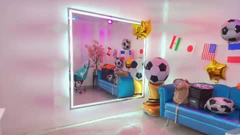 Snapshot of madame_scarllet chatting on 06-17-26, 11:12 Madame Scarllet online show from 06-17-26, 11:12