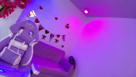 maddie_t18 online show from 02-21-26, 11:44