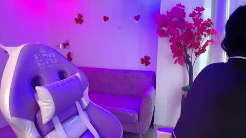 maddie_t18 online show from 02-25-26, 11:09