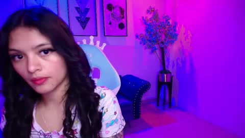 Snapshot of maddie_t18 chatting on 06-08-26, 11:32 maddie_t18 online show from 06-08-26, 11:32