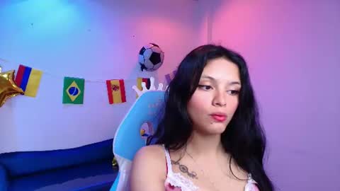 Snapshot of maddie_t18 chatting on 06-22-26, 11:18 maddie_t18 online show from 06-22-26, 11:18