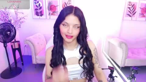 Snapshot of maddie_t18 chatting on 07-10-26, 11:24 maddie_t18 online show from 07-10-26, 11:24