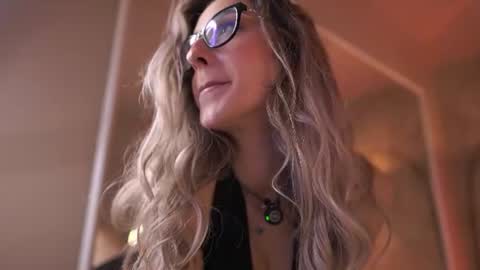 Snapshot of maddiebryggs chatting on 07-03-26, 06:36 Maddie online show from 07-03-26, 06:36