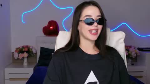 Snapshot of maddieperezz chatting on 06-12-26, 03:55 maddieperezz online show from 06-12-26, 03:55