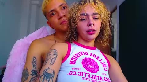 maddiie and clyde online show from 11-19-25, 03:45