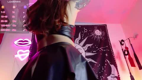 Snapshot of maddilust chatting on 02-20-26, 02:17 Miss Lust online show from 02-20-26, 02:17