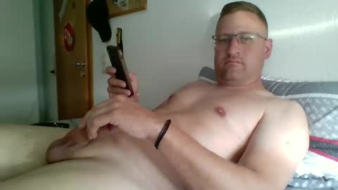 Snapshot of maddin8891 chatting on 09-12-25, 01:55 Maddin online show from 09-12-25, 01:55