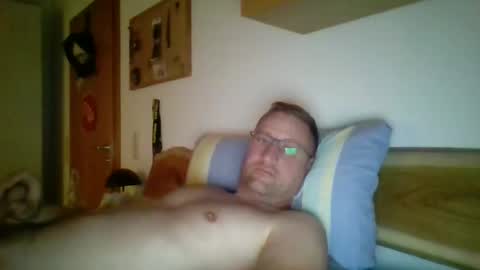 Snapshot of maddin8891 chatting on 11-20-25, 06:51 Maddin online show from 11-20-25, 06:51