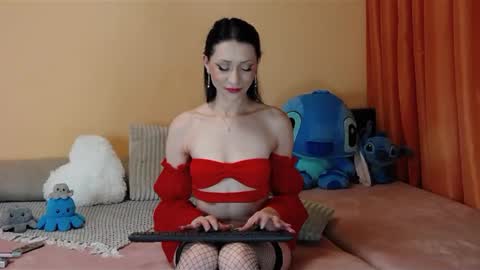 Snapshot of maddison_summer chatting on 02-12-25, 10:48 Maddison Summer online show from 02-12-25, 10:48