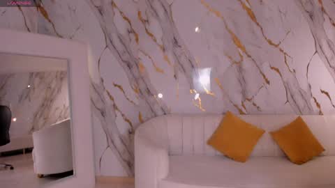 Snapshot of maddisontaylor chatting on 05-20-26, 07:42 Maddison online show from 05-20-26, 07:42