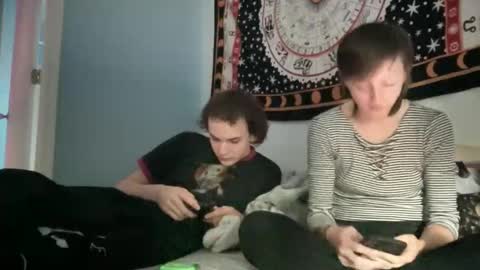 Snapshot of maddlips chatting on 11-20-25, 09:47 Rat Boy online show from 11-20-25, 09:47