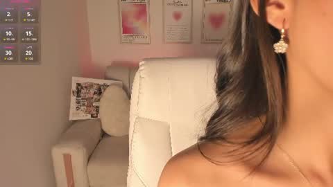 Snapshot of maddy_bronw chatting on 06-27-26, 12:37 Maddy online show from 06-27-26, 12:37