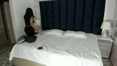 Snapshot of maddysexx_ chatting on 06-10-26, 11:42 Maddy online show from 06-10-26, 11:42