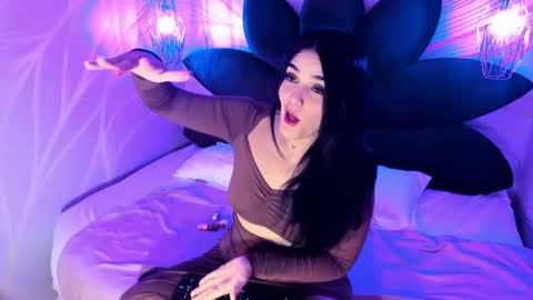 Snapshot of maddysexx_ chatting on 06-27-26, 12:22 Maddy online show from 06-27-26, 12:22