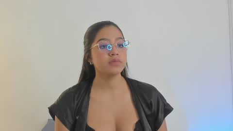 Snapshot of madelayn_torres chatting on 06-11-26, 11:30 madelayn_torres online show from 06-11-26, 11:30