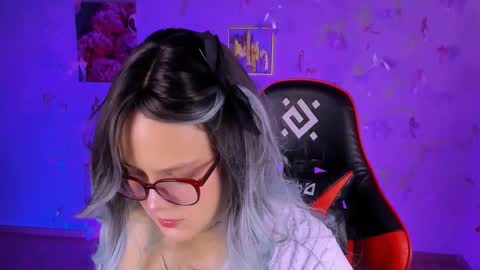 Snapshot of madeline_doll chatting on 11-28-25, 05:10 Madeline online show from 11-28-25, 05:10