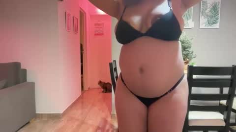 Snapshot of madellein chatting on 12-03-25, 02:52 madellein online show from 12-03-25, 02:52