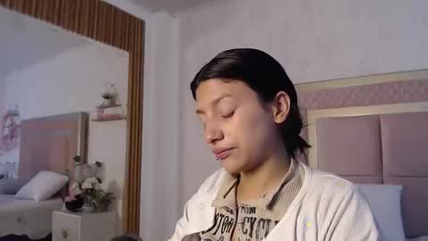 madhison_5 online show from 04-09-26, 12:21