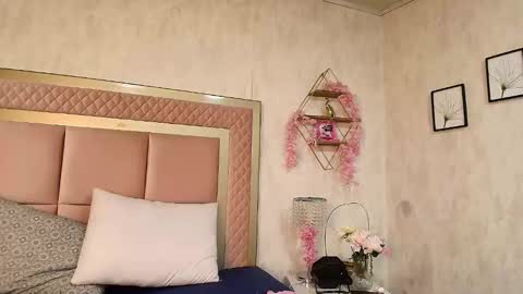 madhison_5 online show from 06-04-26, 11:49