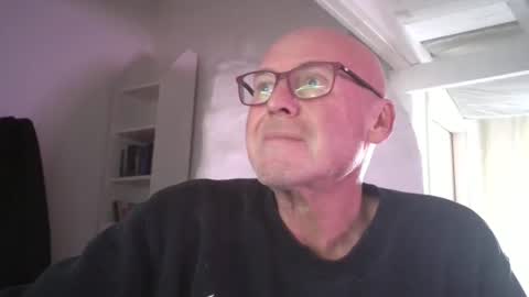 Snapshot of madio1187940 chatting on 11-24-25, 12:16 madio1187940 online show from 11-24-25, 12:16