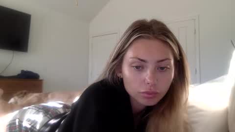 Snapshot of madirose69 chatting on 10-17-25, 01:57 mari rose online show from 10-17-25, 01:57