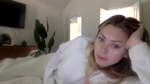 Snapshot of madirose69 chatting on 11-25-25, 04:07 mari rose online show from 11-25-25, 04:07